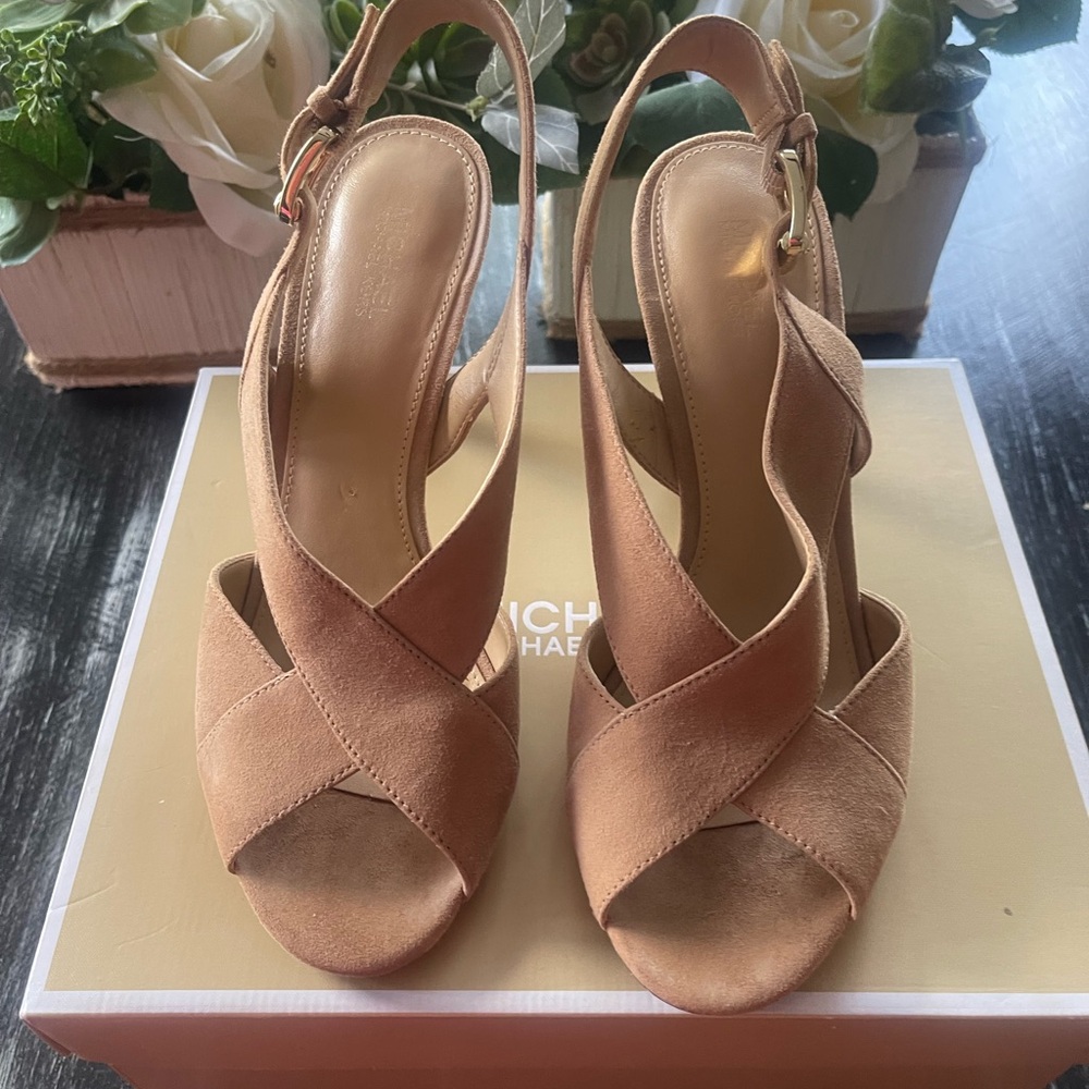 Michael Kors Becky Women's Sandals Suede- DK Khaki used.